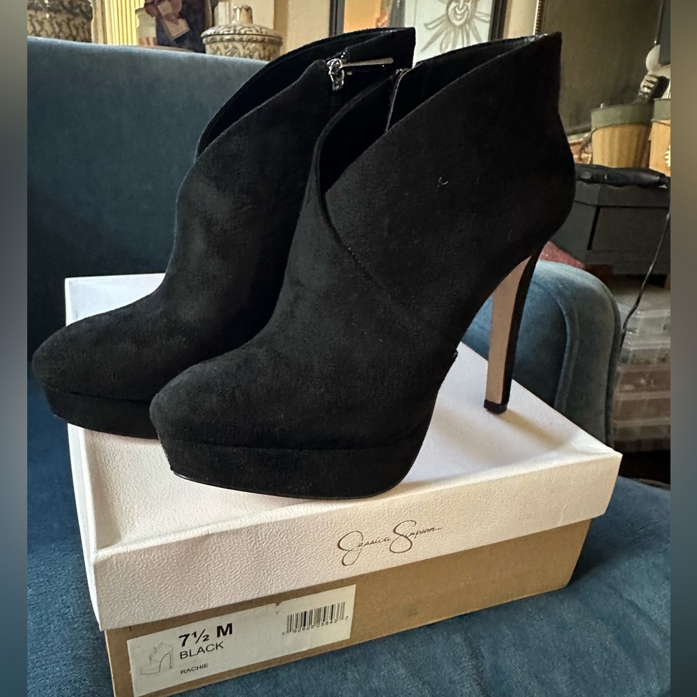 Jessica Simpson size 7.5 booties